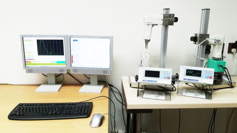 Experimental setup for vibrational viscometry